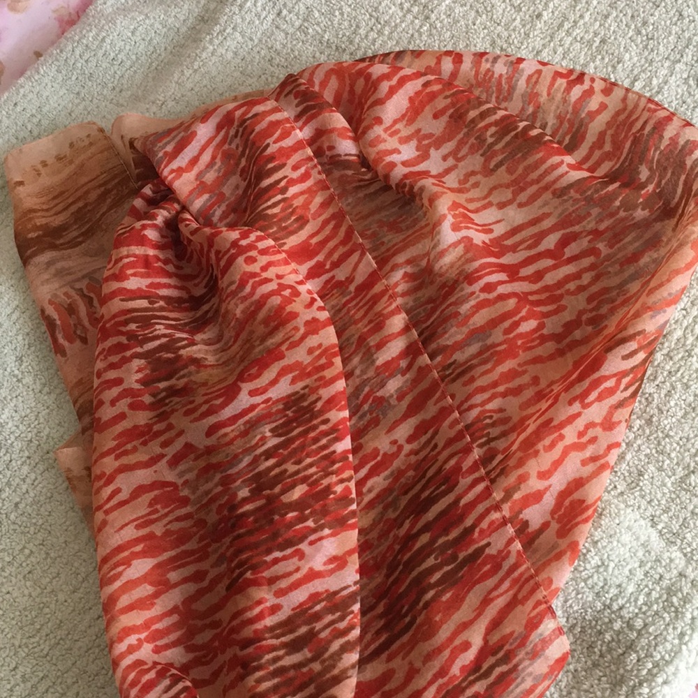 Abstract print scarf - Picture 4 of 4